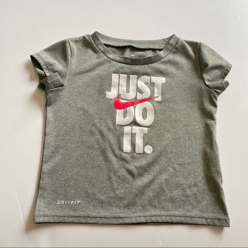 Nike tee